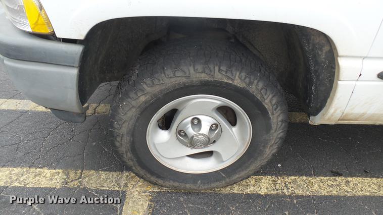 image for item DL9947 2000 Dodge Ram 1500 Quad Cab pickup truck