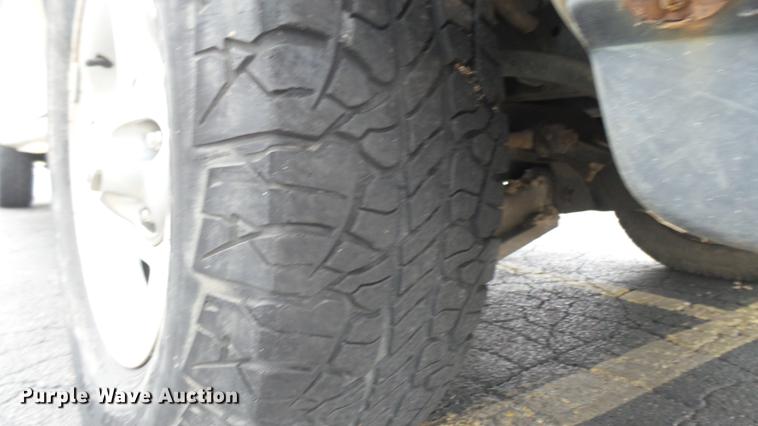 image for item DL9947 2000 Dodge Ram 1500 Quad Cab pickup truck