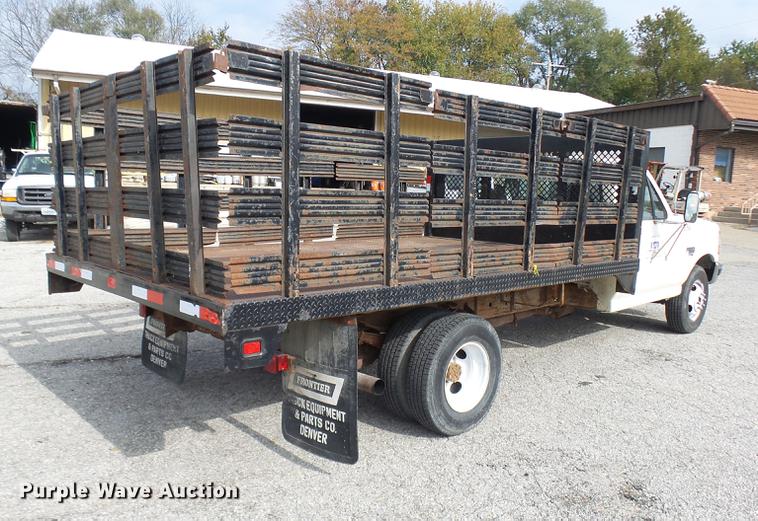 image for item DP9622 1995 Ford F350 flatbed pickup truck