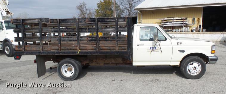image for item DP9622 1995 Ford F350 flatbed pickup truck