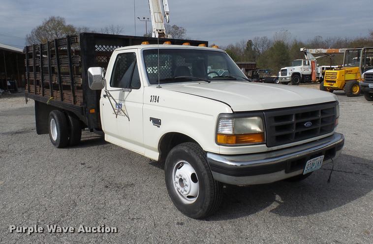image for item DP9622 1995 Ford F350 flatbed pickup truck