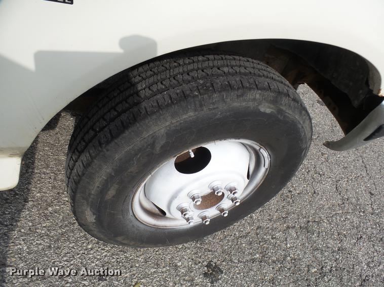 image for item DP9622 1995 Ford F350 flatbed pickup truck