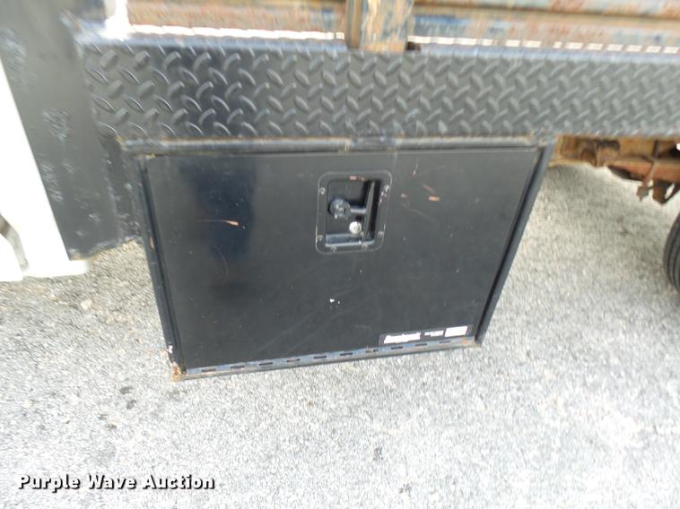 image for item DP9622 1995 Ford F350 flatbed pickup truck