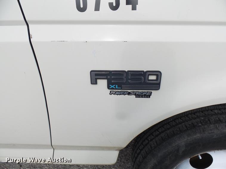 image for item DP9622 1995 Ford F350 flatbed pickup truck