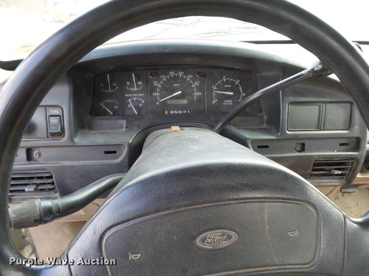 image for item DP9622 1995 Ford F350 flatbed pickup truck