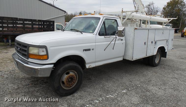 image for item DP9623 1997 Ford F450 Super Duty utility truck