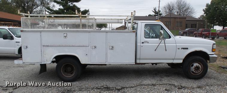 image for item DP9623 1997 Ford F450 Super Duty utility truck