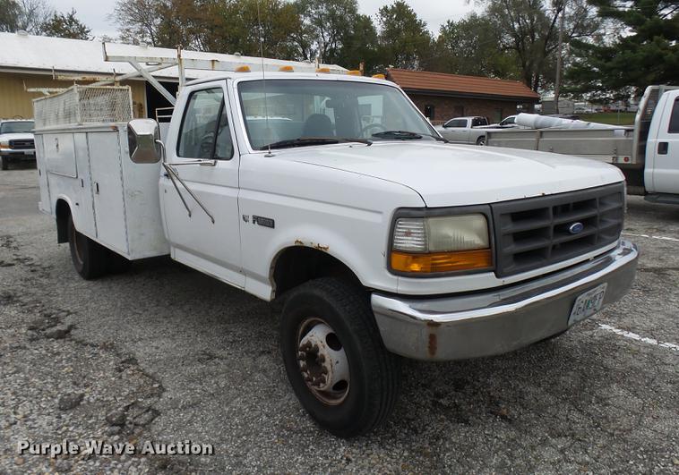 image for item DP9623 1997 Ford F450 Super Duty utility truck