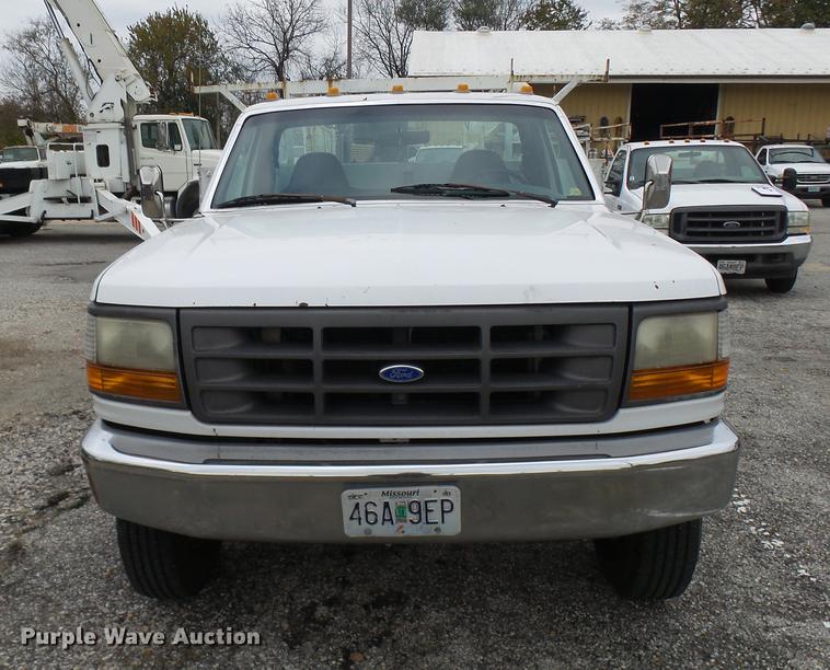 image for item DP9623 1997 Ford F450 Super Duty utility truck