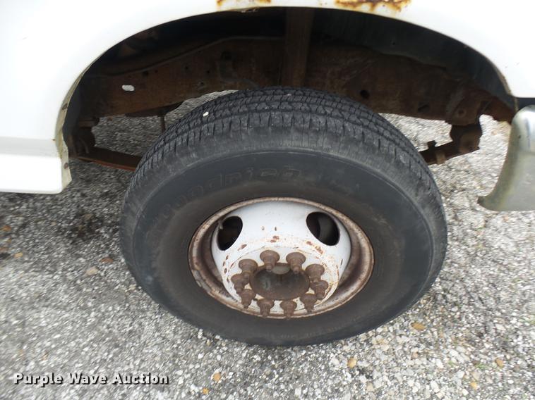 image for item DP9623 1997 Ford F450 Super Duty utility truck