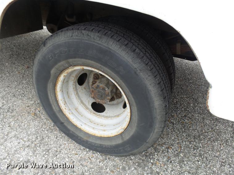 image for item DP9623 1997 Ford F450 Super Duty utility truck