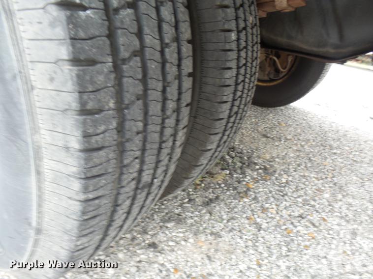 image for item DP9623 1997 Ford F450 Super Duty utility truck