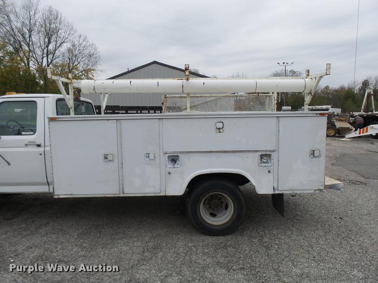 image for item DP9623 1997 Ford F450 Super Duty utility truck