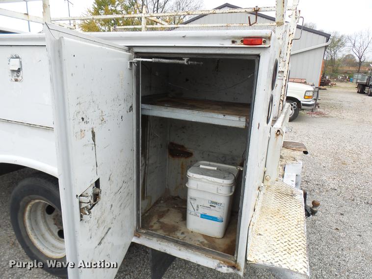 image for item DP9623 1997 Ford F450 Super Duty utility truck