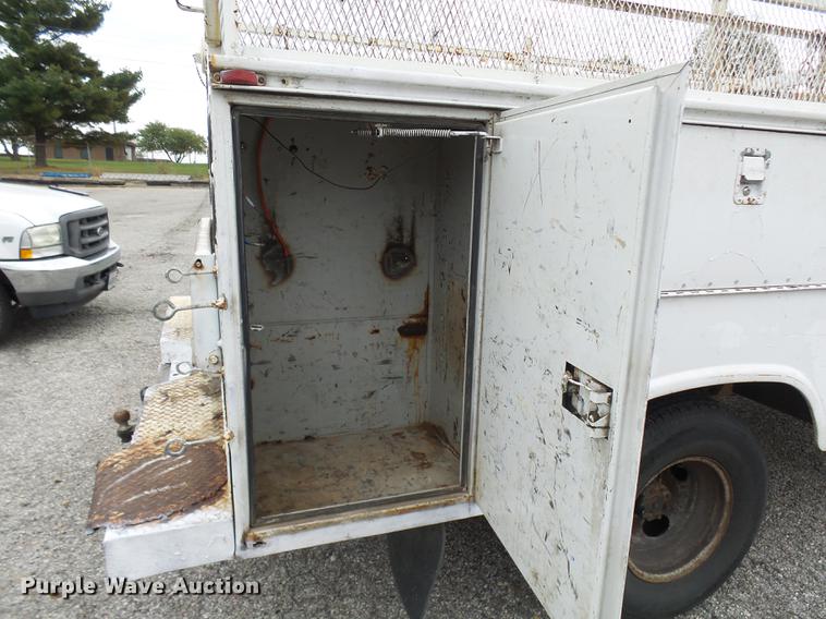 image for item DP9623 1997 Ford F450 Super Duty utility truck