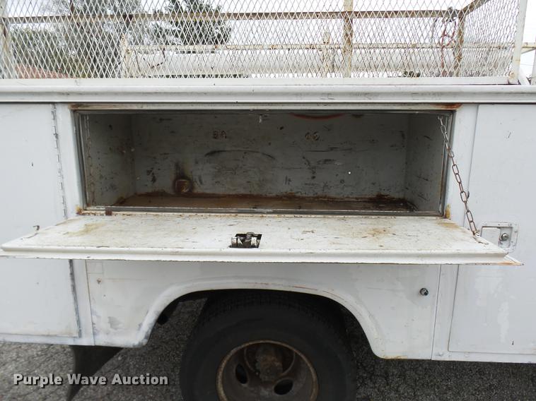 image for item DP9623 1997 Ford F450 Super Duty utility truck