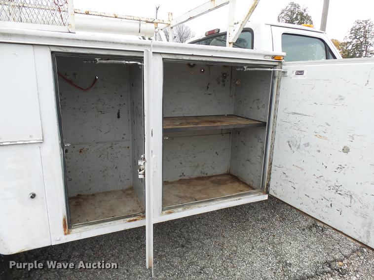 image for item DP9623 1997 Ford F450 Super Duty utility truck