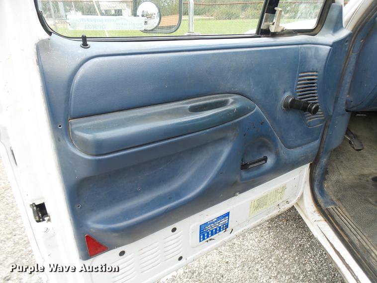 image for item DP9623 1997 Ford F450 Super Duty utility truck