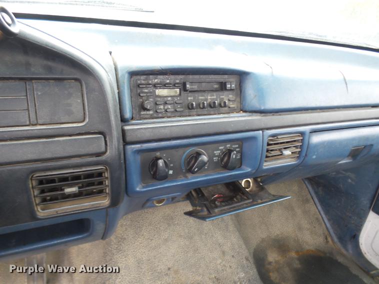 image for item DP9623 1997 Ford F450 Super Duty utility truck