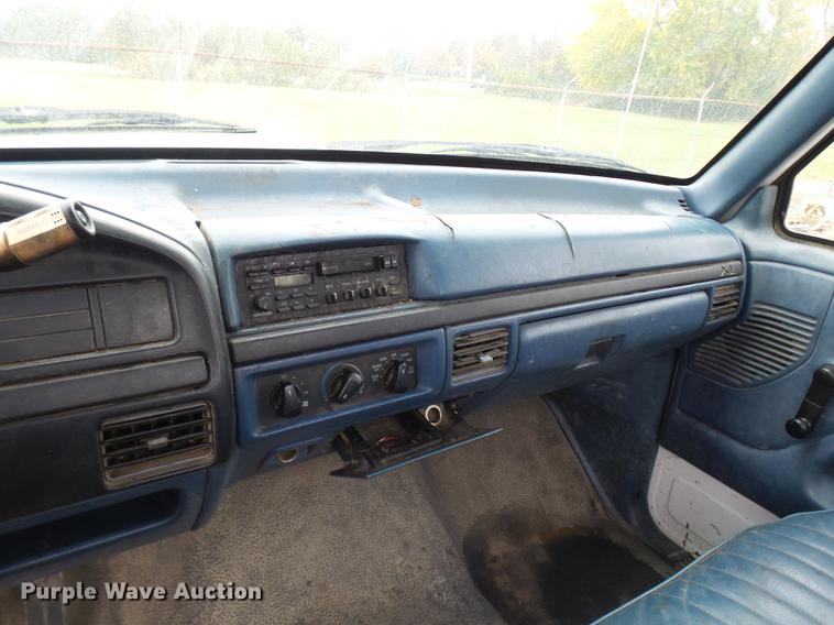 image for item DP9623 1997 Ford F450 Super Duty utility truck