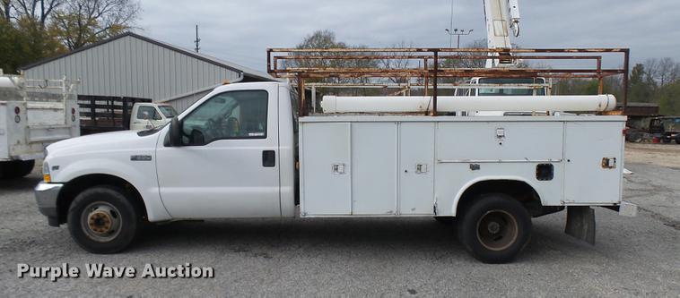 image for item DP9624 2002 Ford F350 Super Duty utility bed pickup truck