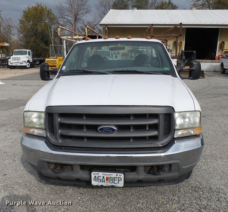 image for item DP9624 2002 Ford F350 Super Duty utility bed pickup truck