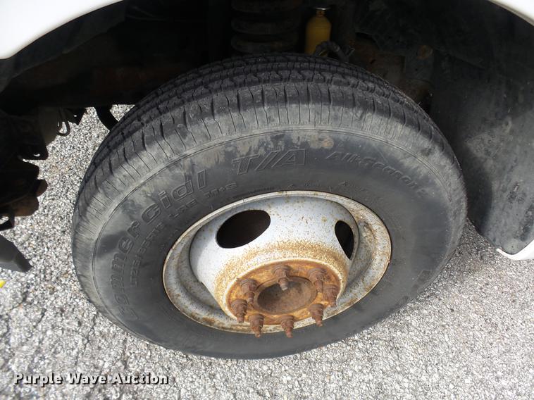 image for item DP9624 2002 Ford F350 Super Duty utility bed pickup truck