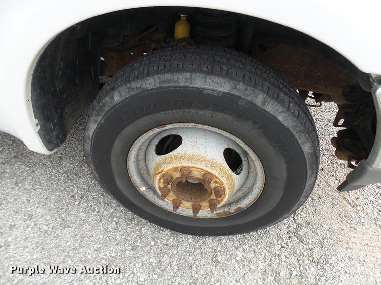 image for item DP9624 2002 Ford F350 Super Duty utility bed pickup truck