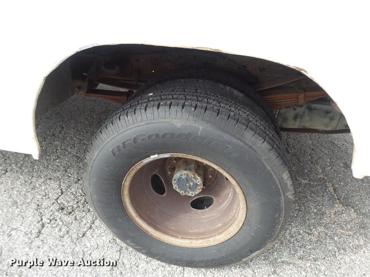 image for item DP9624 2002 Ford F350 Super Duty utility bed pickup truck