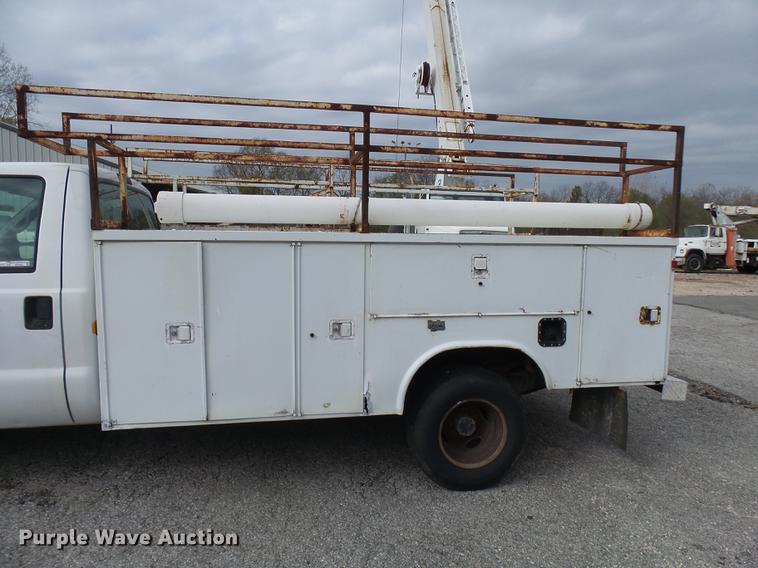 image for item DP9624 2002 Ford F350 Super Duty utility bed pickup truck