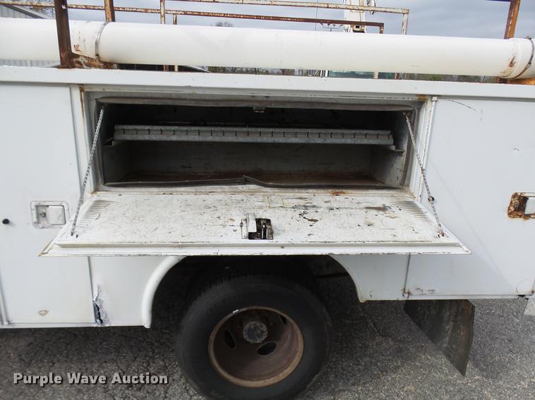 image for item DP9624 2002 Ford F350 Super Duty utility bed pickup truck