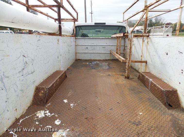 image for item DP9624 2002 Ford F350 Super Duty utility bed pickup truck