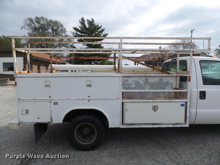 image for item DP9624 2002 Ford F350 Super Duty utility bed pickup truck