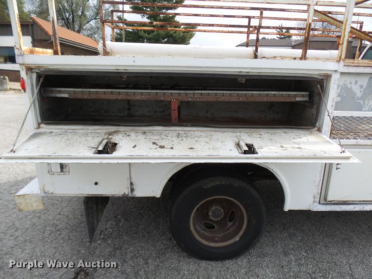 image for item DP9624 2002 Ford F350 Super Duty utility bed pickup truck