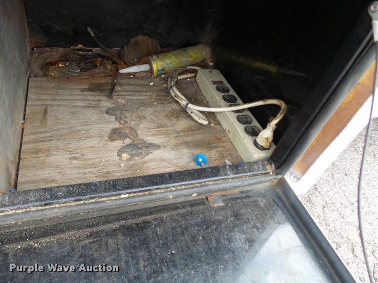 image for item DP9624 2002 Ford F350 Super Duty utility bed pickup truck