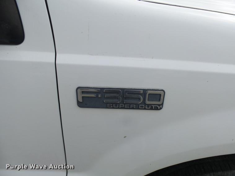 image for item DP9624 2002 Ford F350 Super Duty utility bed pickup truck