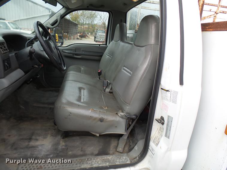 image for item DP9624 2002 Ford F350 Super Duty utility bed pickup truck