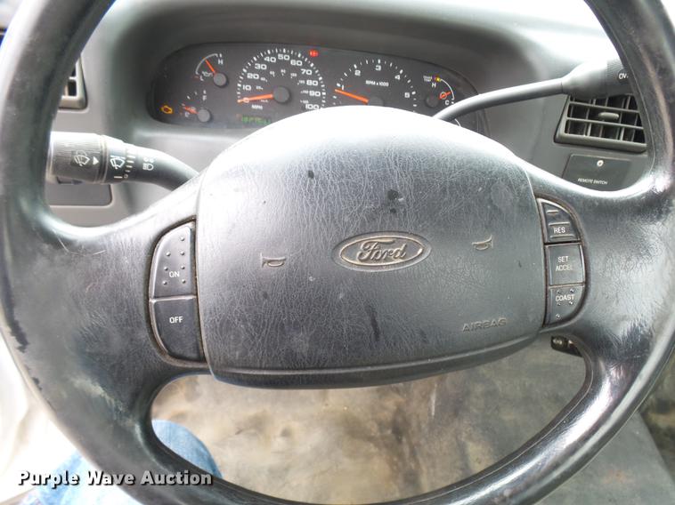 image for item DP9624 2002 Ford F350 Super Duty utility bed pickup truck