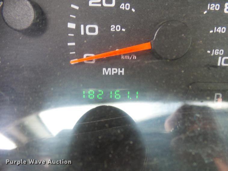 image for item DP9624 2002 Ford F350 Super Duty utility bed pickup truck