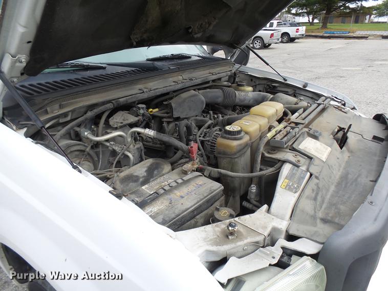 image for item DP9624 2002 Ford F350 Super Duty utility bed pickup truck