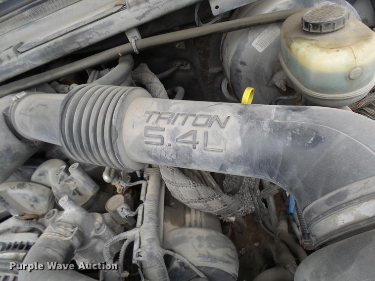 image for item DP9624 2002 Ford F350 Super Duty utility bed pickup truck