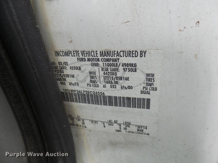 image for item DP9624 2002 Ford F350 Super Duty utility bed pickup truck