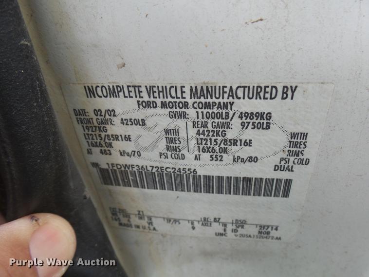 image for item DP9624 2002 Ford F350 Super Duty utility bed pickup truck