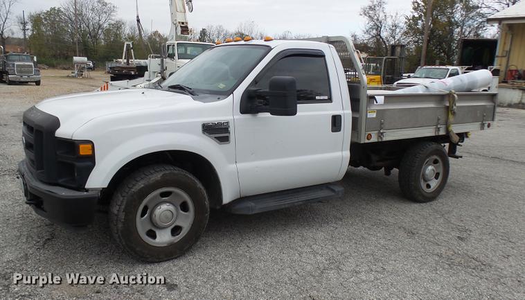 image for item DP9625 2008 Ford F350 Super Duty flatbed pickup truck