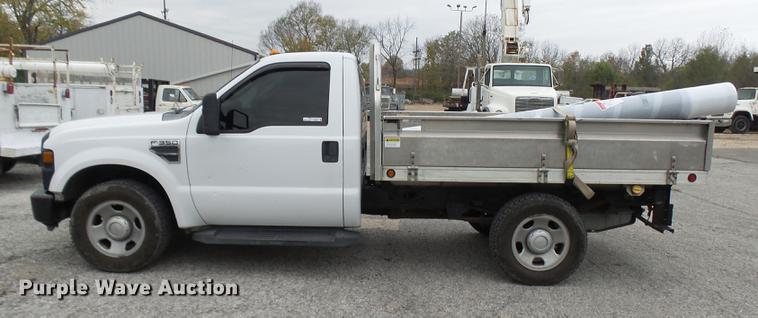 image for item DP9625 2008 Ford F350 Super Duty flatbed pickup truck