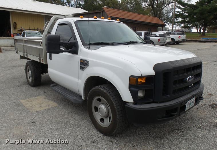 image for item DP9625 2008 Ford F350 Super Duty flatbed pickup truck