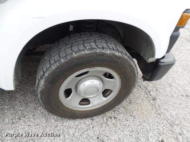 image for item DP9625 2008 Ford F350 Super Duty flatbed pickup truck