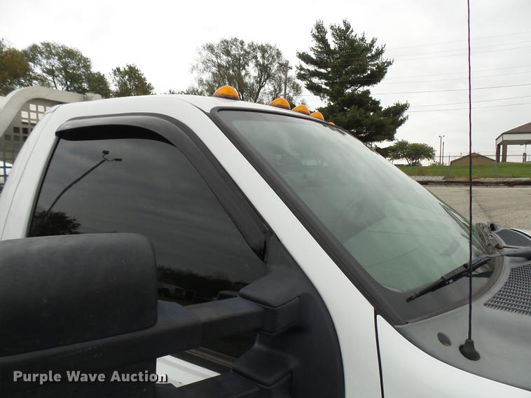 image for item DP9625 2008 Ford F350 Super Duty flatbed pickup truck