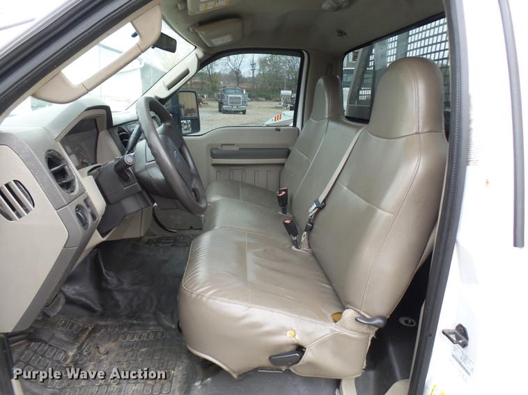 image for item DP9625 2008 Ford F350 Super Duty flatbed pickup truck