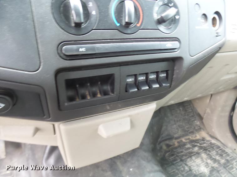 image for item DP9625 2008 Ford F350 Super Duty flatbed pickup truck